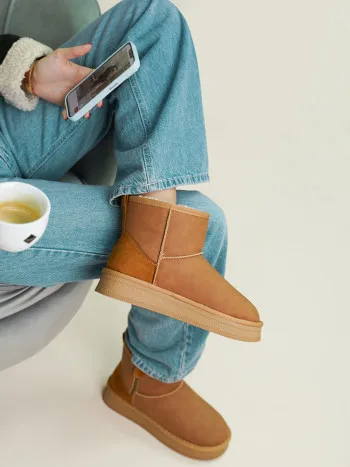 Mini boots