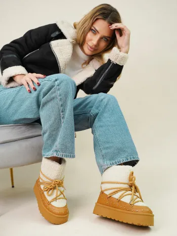 Mini boots