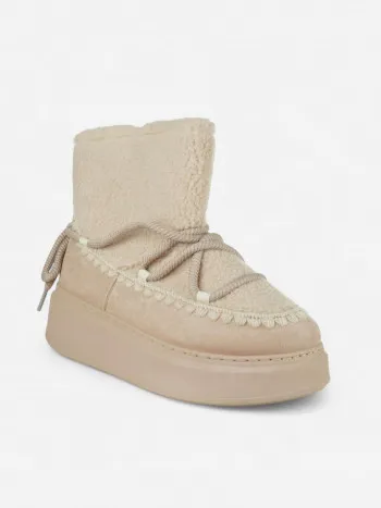 Mini boots