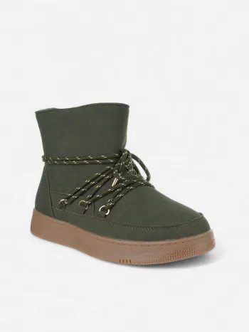 Mini boots
