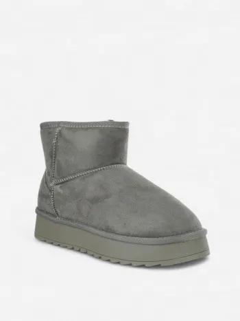 Mini boots