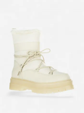 Mini boots