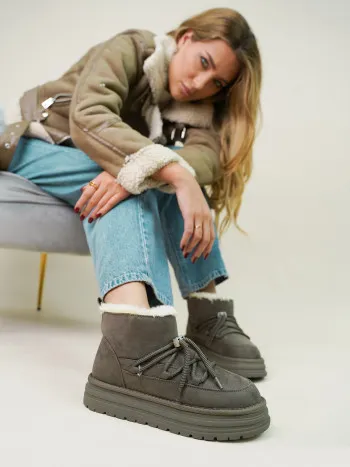 Mini boots
