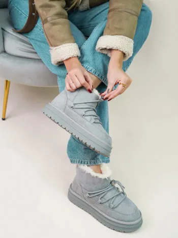 Mini boots