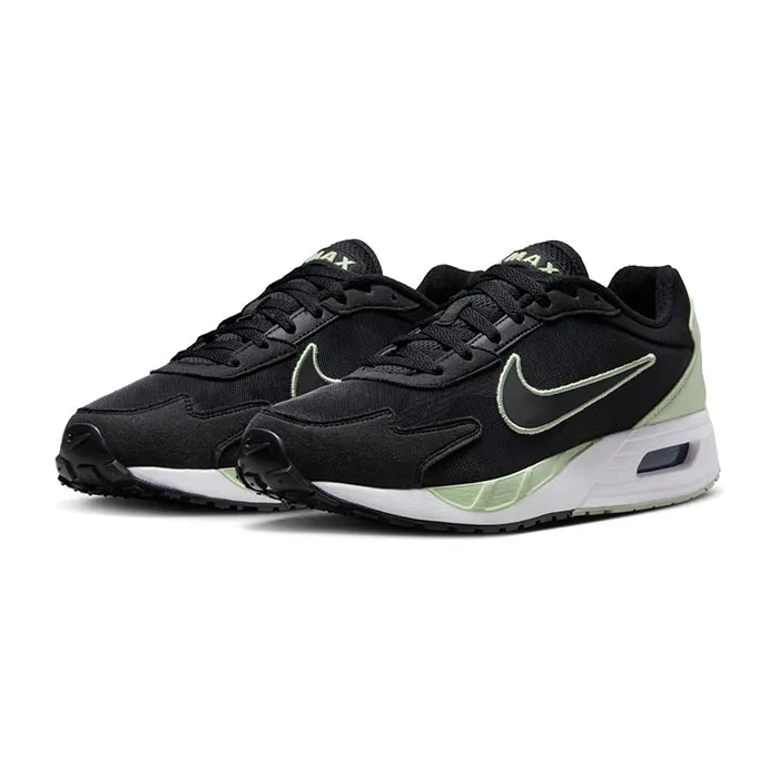 NIKE AIR MAX SOLO