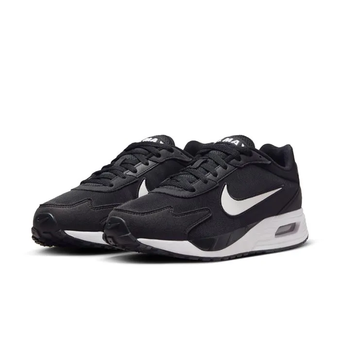 NIKE AIR MAX SOLO