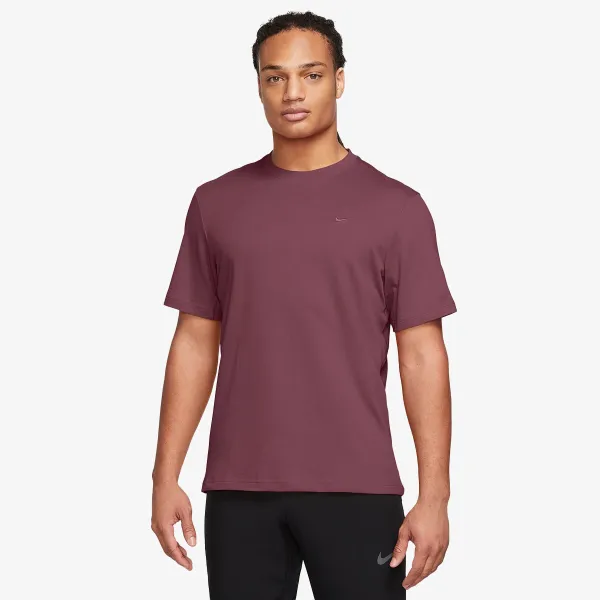 Nike Dri-FIT Primary