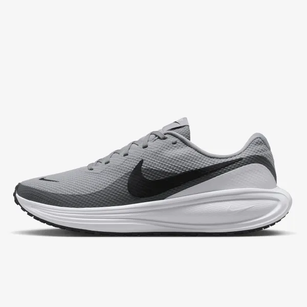 Nike Revolution 8