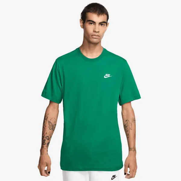 Nike Sportswear Club
