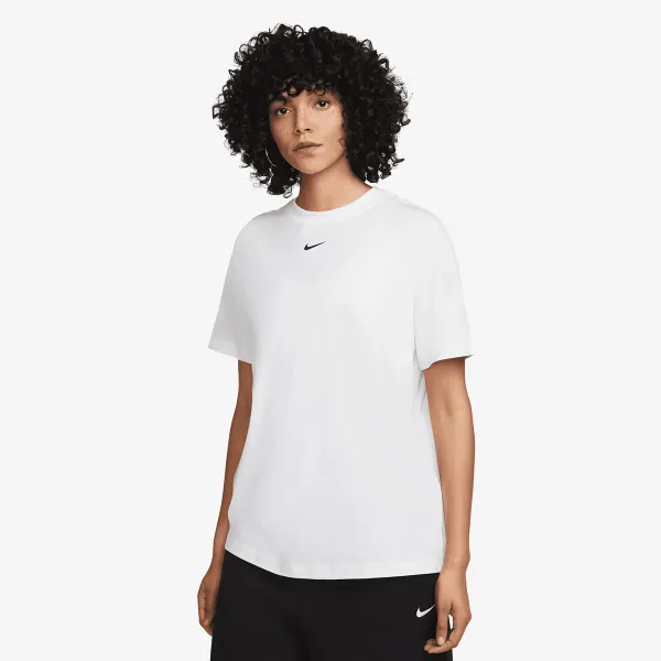 Nike Sportswear Essentials
