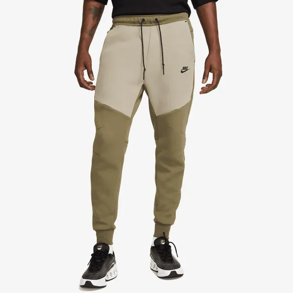 Nike Tech